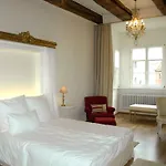 Goldenes Kreuz *