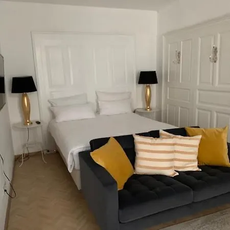 Hotel Goldenes Kreuz *