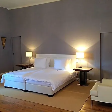 Goldenes Kreuz Hotel *