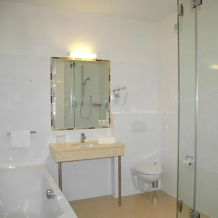 Hotel Goldenes Kreuz *