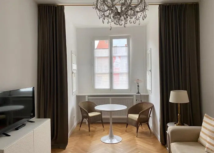 Goldenes Kreuz מלון