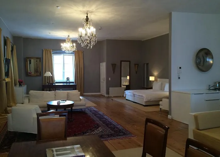 Goldenes Kreuz Hotel *