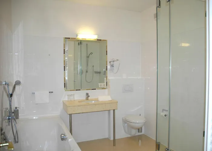 Hotel Goldenes Kreuz *