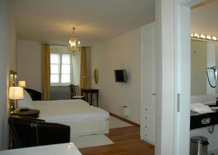 Hotel Goldenes Kreuz *